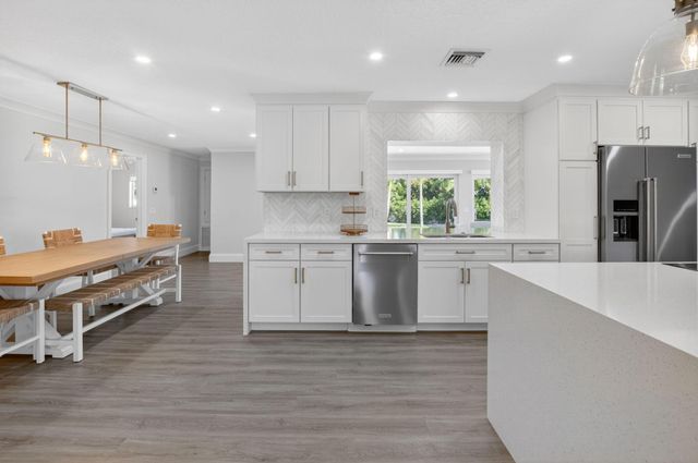 135 SE 28th Court, Boynton Beach, FL 33435