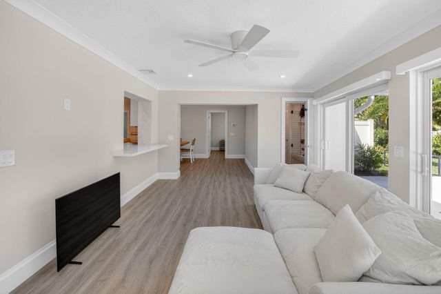 135 SE 28th Court, Boynton Beach, FL 33435