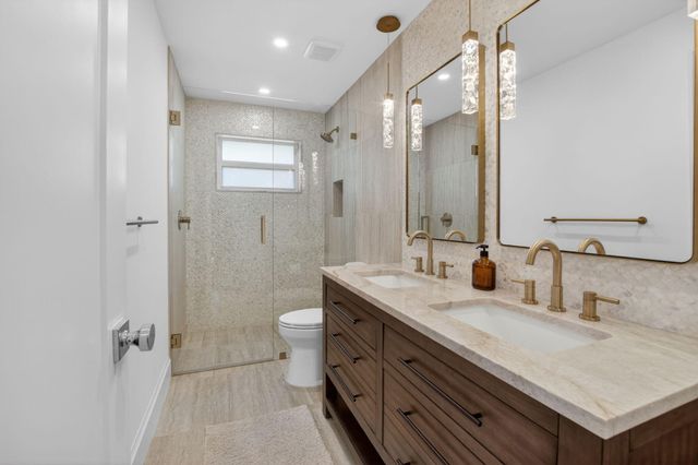 135 SE 28th Court, Boynton Beach, FL 33435