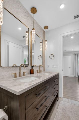 135 SE 28th Court, Boynton Beach, FL 33435