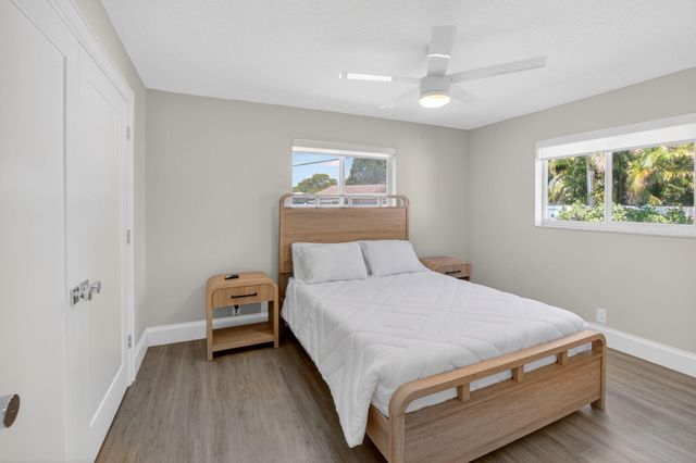 135 SE 28th Court, Boynton Beach, FL 33435