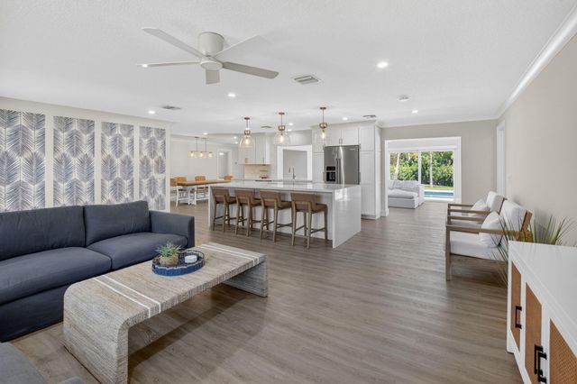 135 SE 28th Court, Boynton Beach, FL 33435