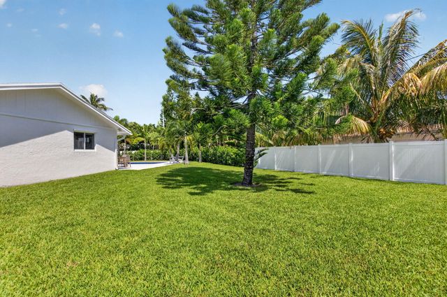 135 SE 28th Court, Boynton Beach, FL 33435
