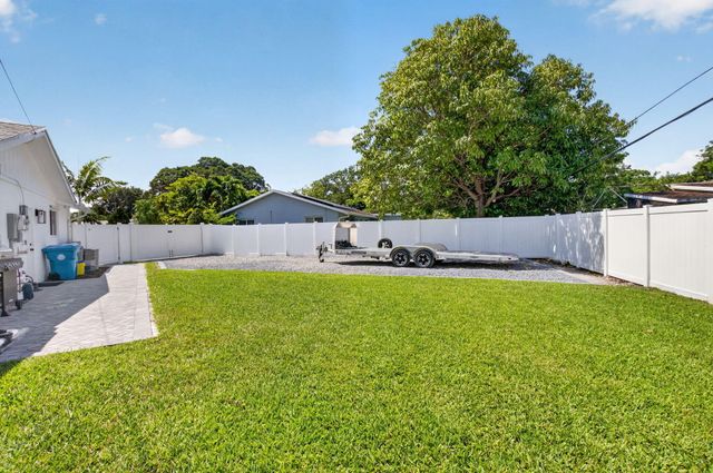 135 SE 28th Court, Boynton Beach, FL 33435