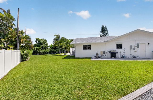 135 SE 28th Court, Boynton Beach, FL 33435