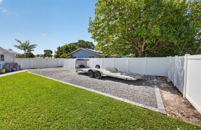 135 SE 28th Court, Boynton Beach, FL 33435
