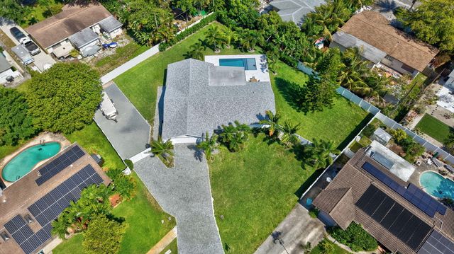 135 SE 28th Court, Boynton Beach, FL 33435