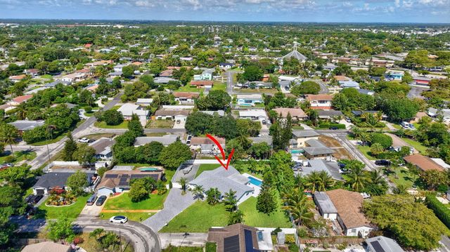 135 SE 28th Court, Boynton Beach, FL 33435