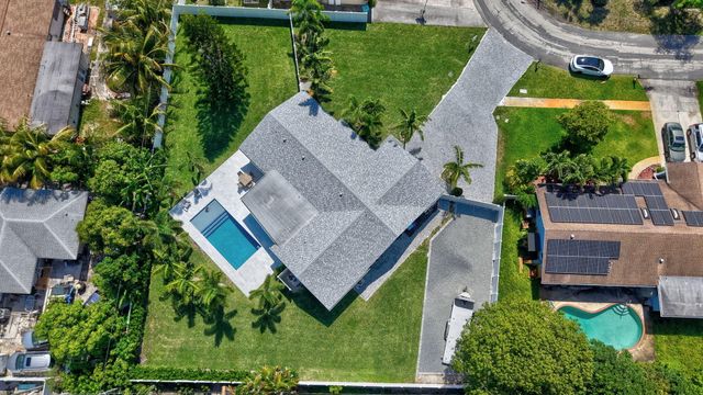 135 SE 28th Court, Boynton Beach, FL 33435