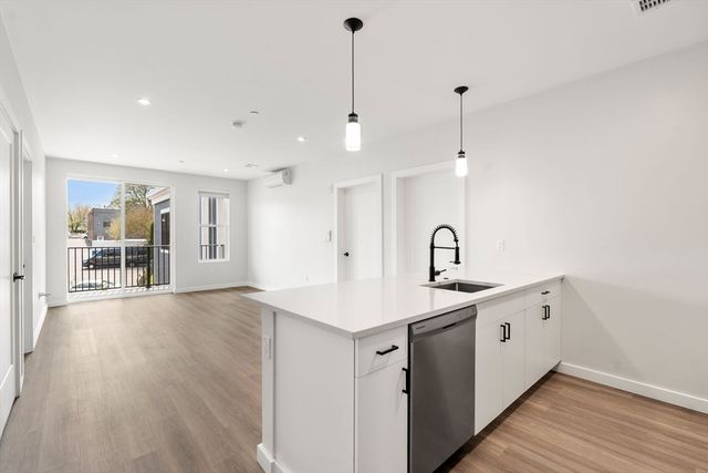 10 Somerset 306, Winthrop, MA 02152