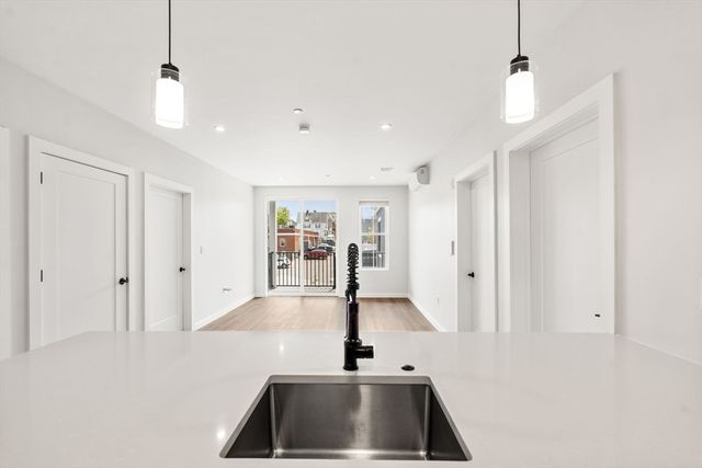 10 Somerset 306, Winthrop, MA 02152