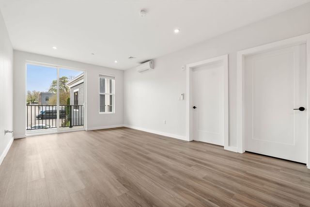 10 Somerset 306, Winthrop, MA 02152