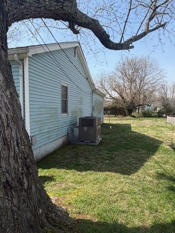 405 S Wooldridge Rd, Hopkinsville, KY 42240