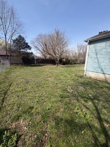 405 S Wooldridge Rd, Hopkinsville, KY 42240