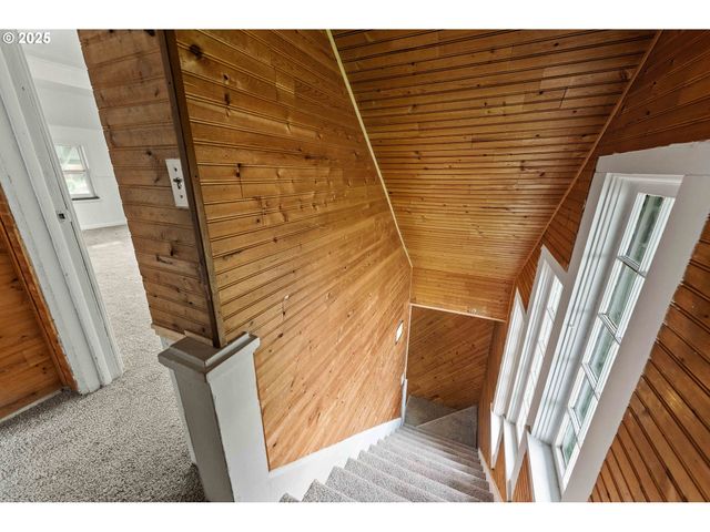 1392 N 8TH St, Coos Bay, OR 97420