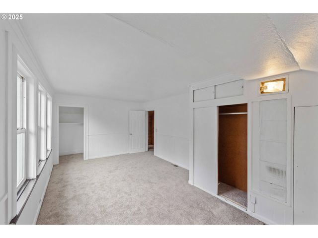 1392 N 8TH St, Coos Bay, OR 97420