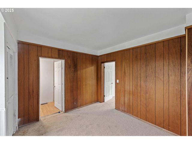 1392 N 8TH St, Coos Bay, OR 97420