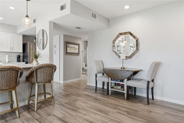 2404 Bayhouse Dr 2404, Rockport, TX 78382