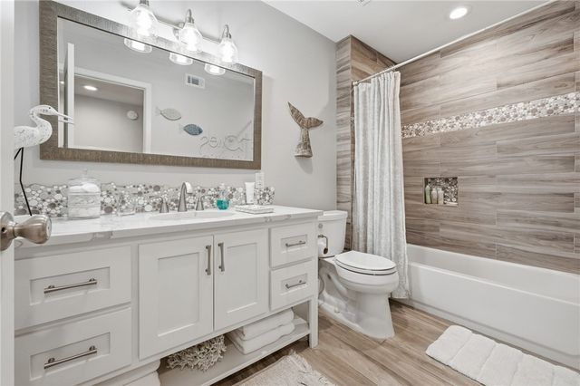 2404 Bayhouse Dr 2404, Rockport, TX 78382