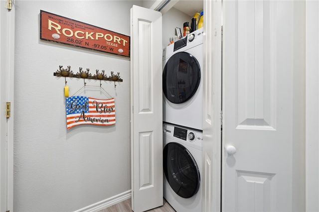 2404 Bayhouse Dr 2404, Rockport, TX 78382