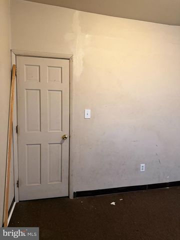 816 NORTH AVE E, Baltimore, MD 21202