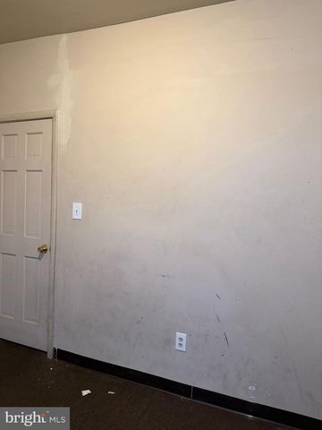 816 NORTH AVE E, Baltimore, MD 21202