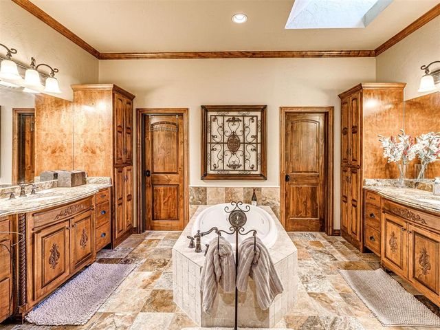 2405 Riva Way, Edmond, OK 73007