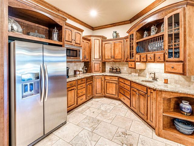 2405 Riva Way, Edmond, OK 73007