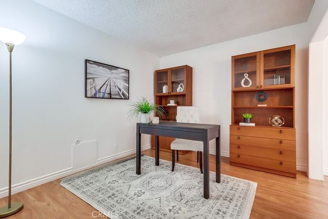 26832 Avenue Of The Oaks D, Newhall, CA 91321