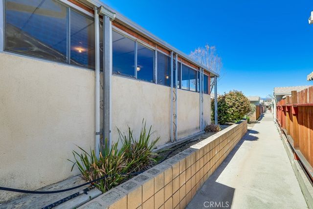 26832 Avenue Of The Oaks D, Newhall, CA 91321