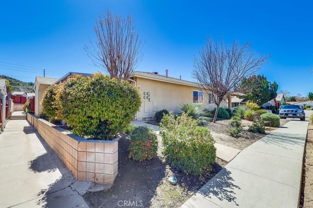 26832 Avenue Of The Oaks D, Newhall, CA 91321