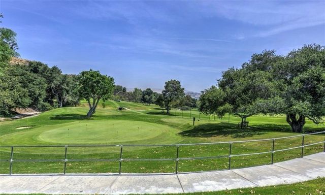 26832 Avenue Of The Oaks D, Newhall, CA 91321