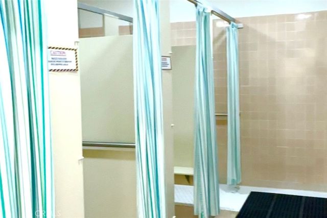 26832 Avenue Of The Oaks D, Newhall, CA 91321