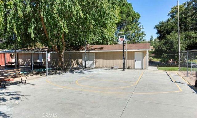 26832 Avenue Of The Oaks D, Newhall, CA 91321