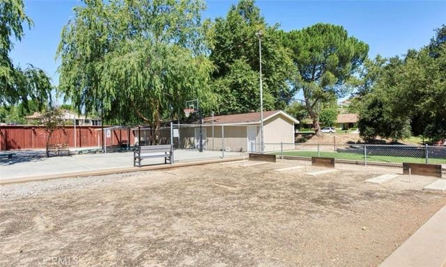 26832 Avenue Of The Oaks D, Newhall, CA 91321