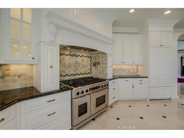 327 Lindsay Road, Hudson, WI 54016