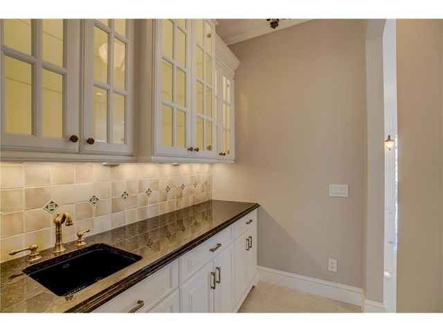 327 Lindsay Road, Hudson, WI 54016