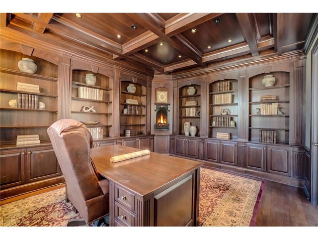 327 Lindsay Road, Hudson, WI 54016