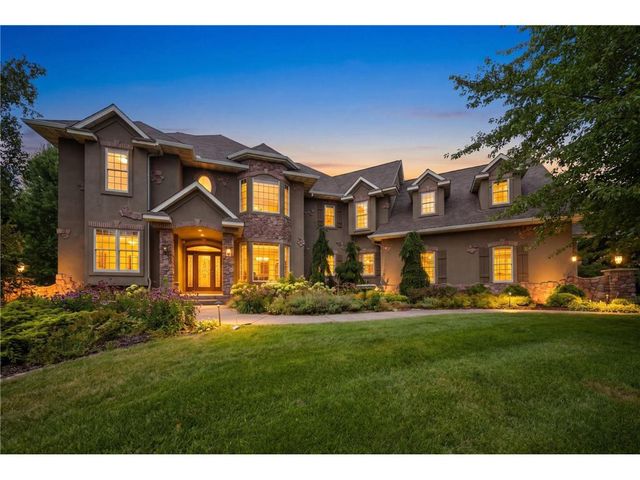 327 Lindsay Road, Hudson, WI 54016