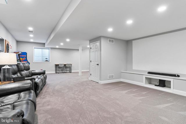 50 DANBURY DR, Mechanicsburg, PA 17050