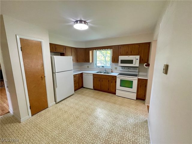 180 Atterbury Boulevard, Hudson, OH 44236