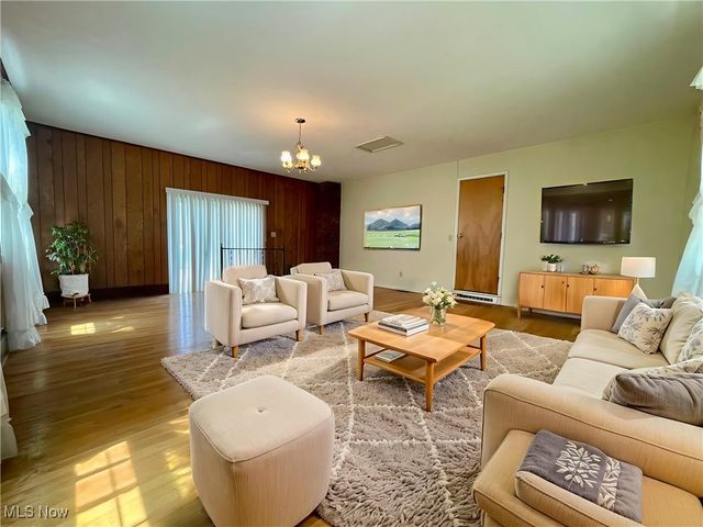 180 Atterbury Boulevard, Hudson, OH 44236