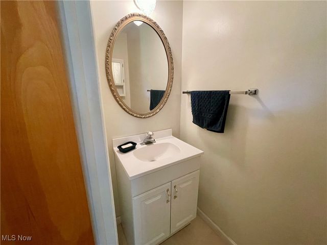 180 Atterbury Boulevard, Hudson, OH 44236