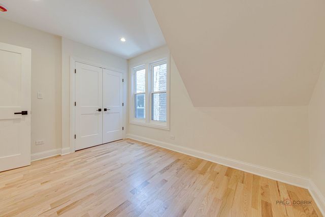 1826 W Farragut Avenue, Chicago, IL 60640
