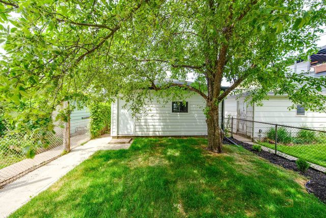 1826 W Farragut Avenue, Chicago, IL 60640