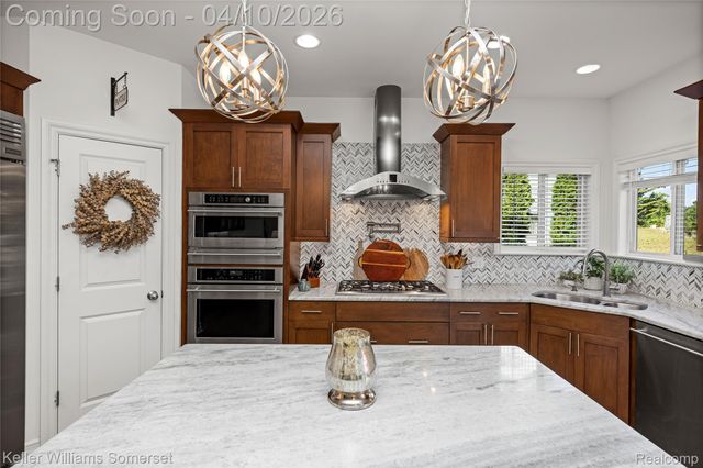 70 Lakeview Drive, Addison Township, MI 48370