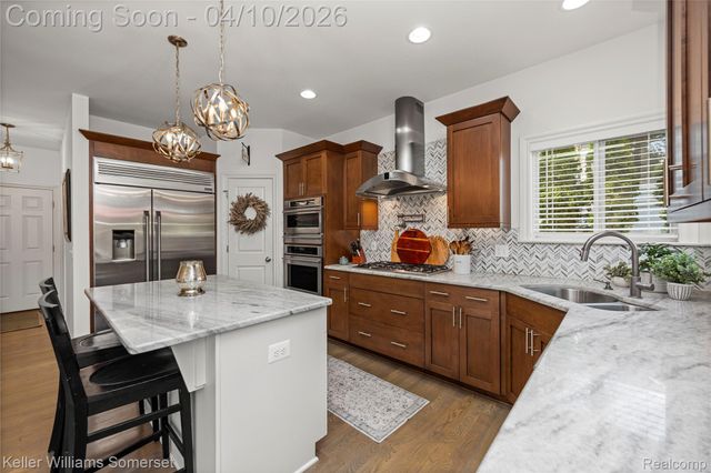 70 Lakeview Drive, Addison Township, MI 48370