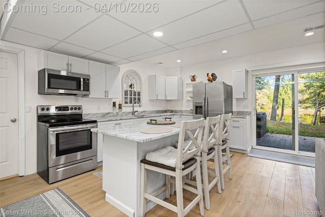 70 Lakeview Drive, Addison Township, MI 48370