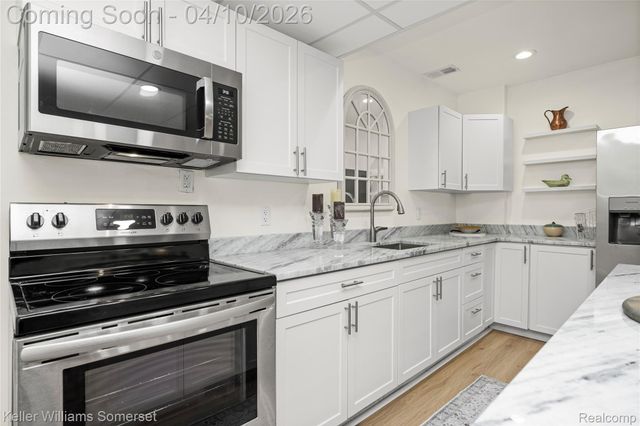 70 Lakeview Drive, Addison Township, MI 48370