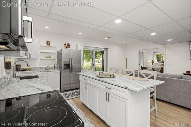 70 Lakeview Drive, Addison Township, MI 48370
